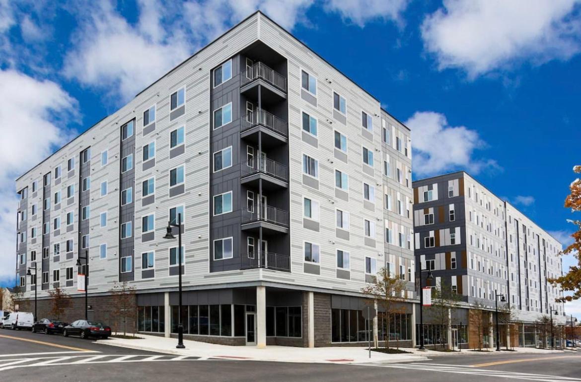 Lux House Of Champagne 2Br 2Ba Free Parking & Wifi Appartement Baltimore Buitenkant foto